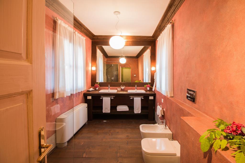 Palazzo Castiglioni Luxury Suite And Rooms Мантуя Екстер'єр фото